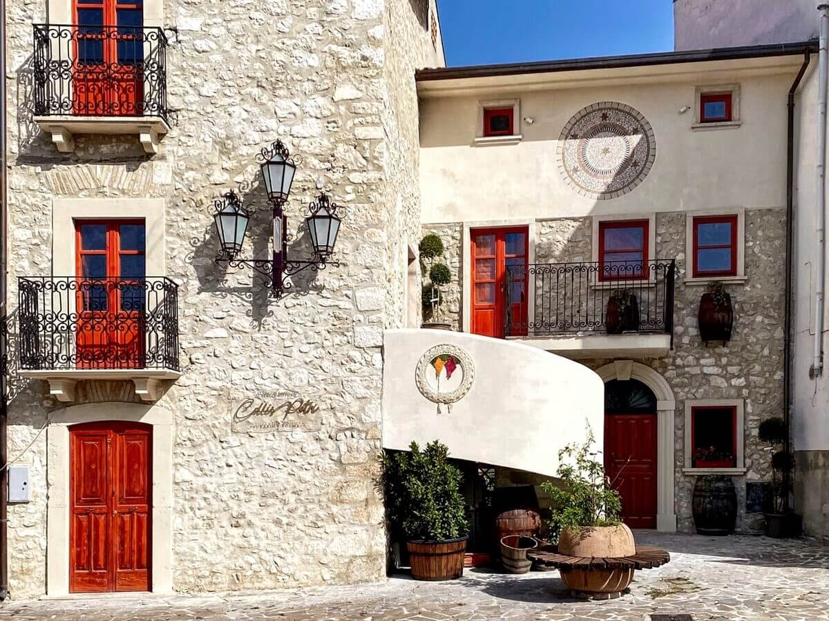 Collis Petri Relais