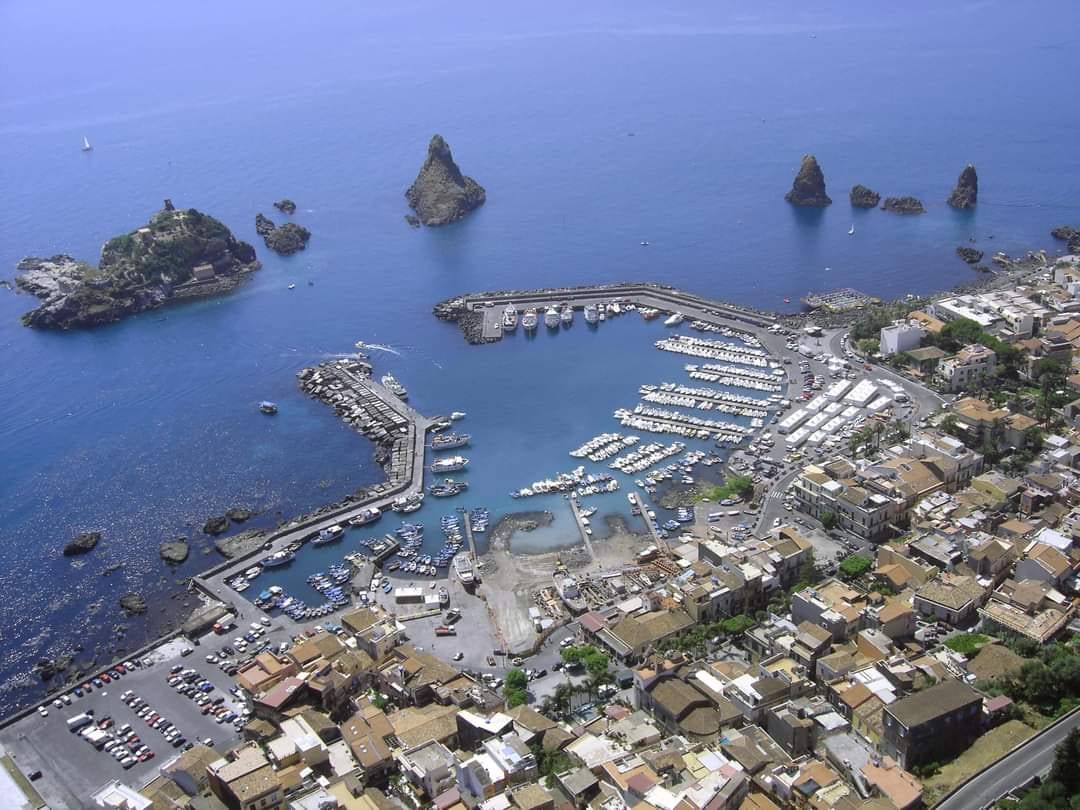 Aci Trezza La Cornera Appartamenti Lungomare