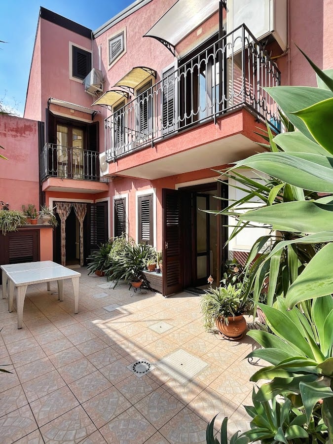 B&B Epos Acitrezza