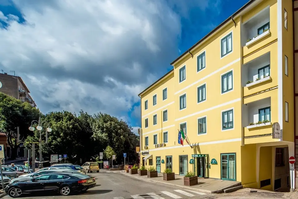 New Petit Hotel