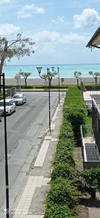 AD UN PASSO DAL MARE