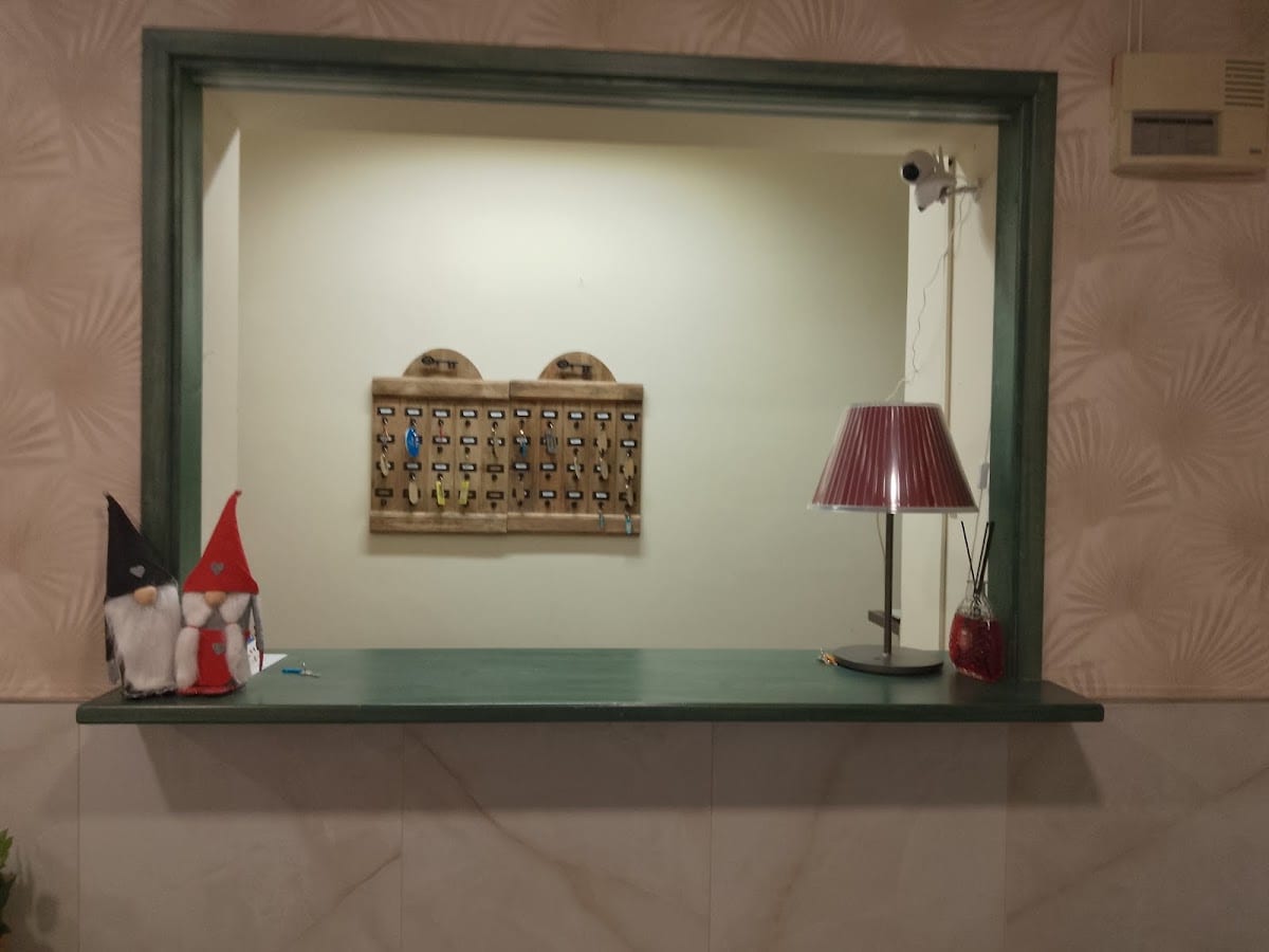 NONE HOLIDAY HOTEL