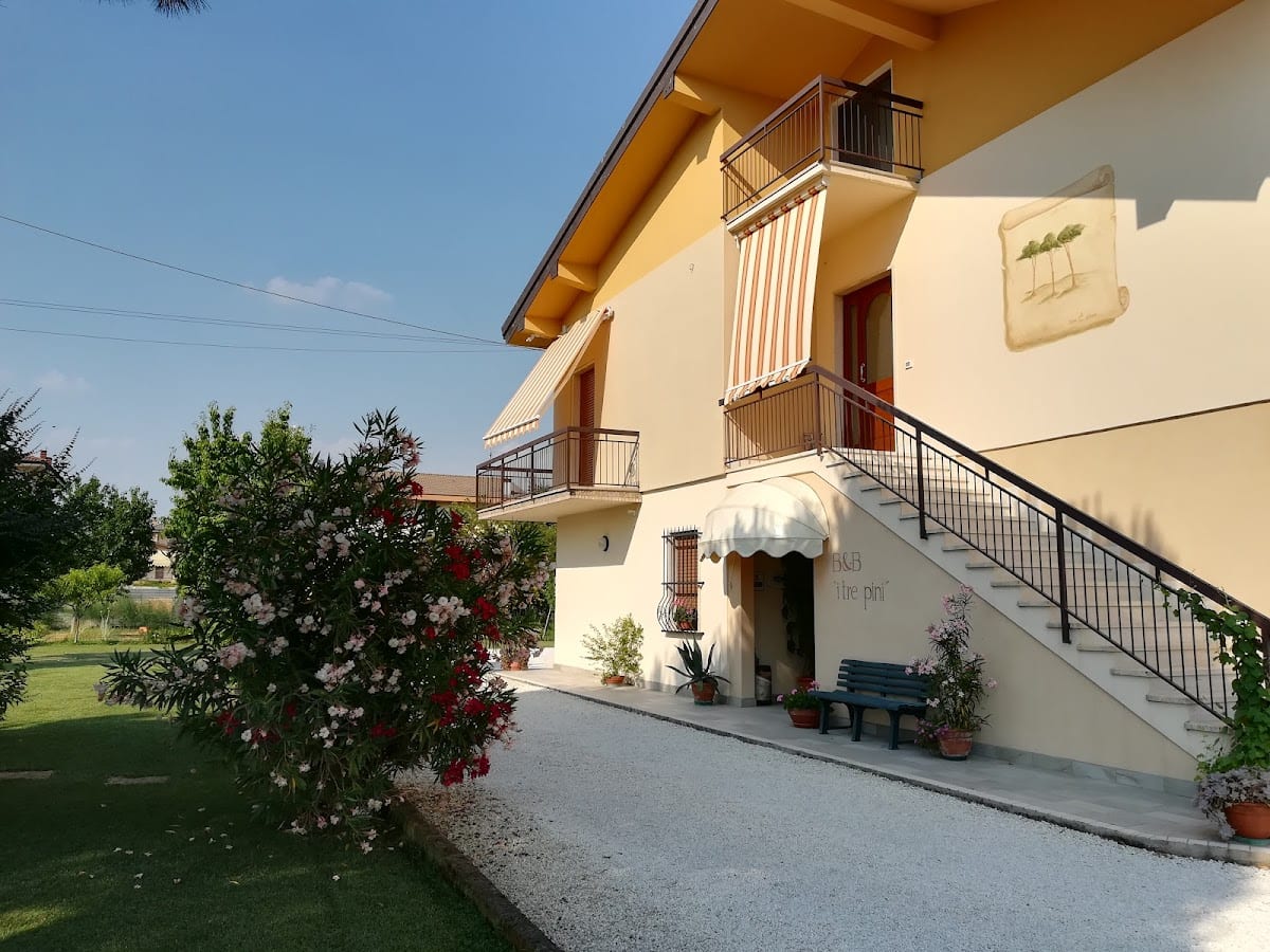 B&B I Tre Pini (CIN: IT023050B4AMRIMKGE)