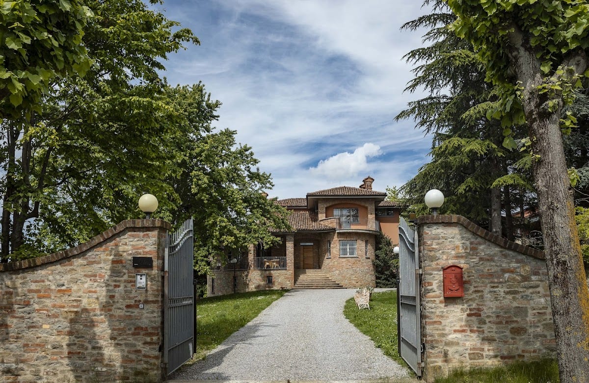 Villa Moglietta Host in Langhe