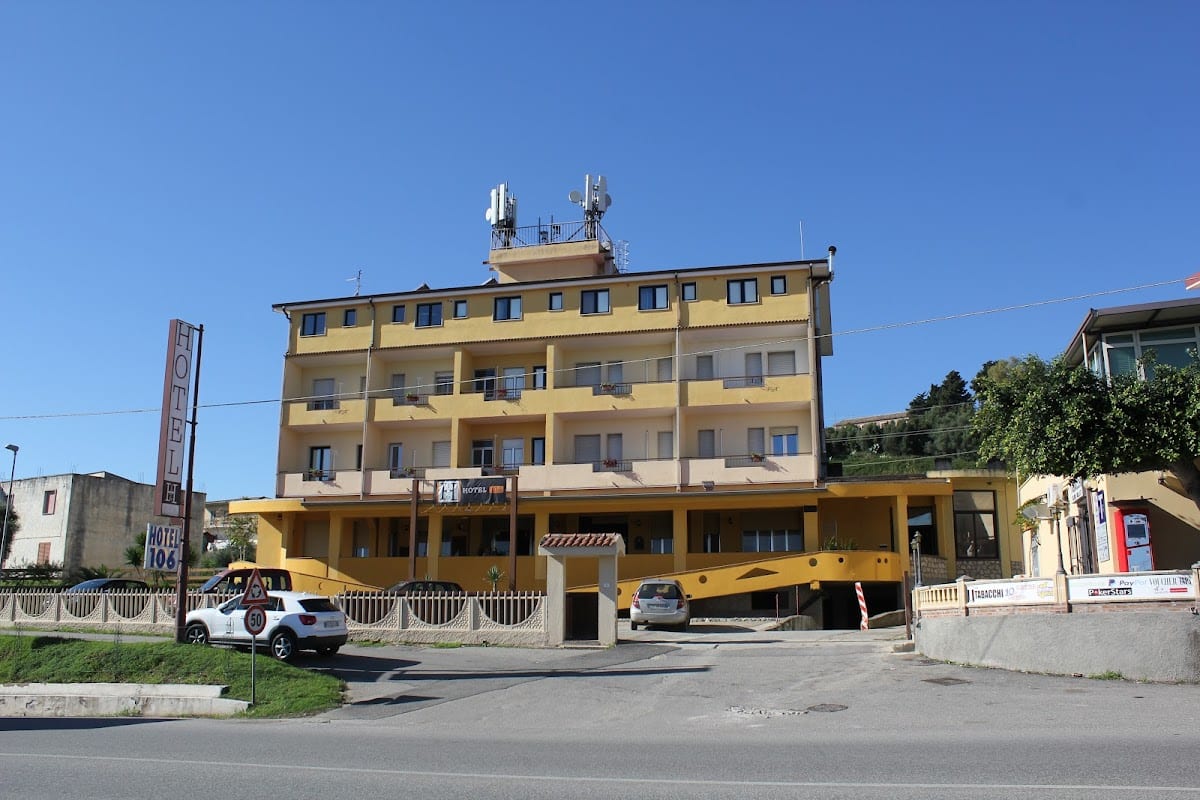 HOTEL 106