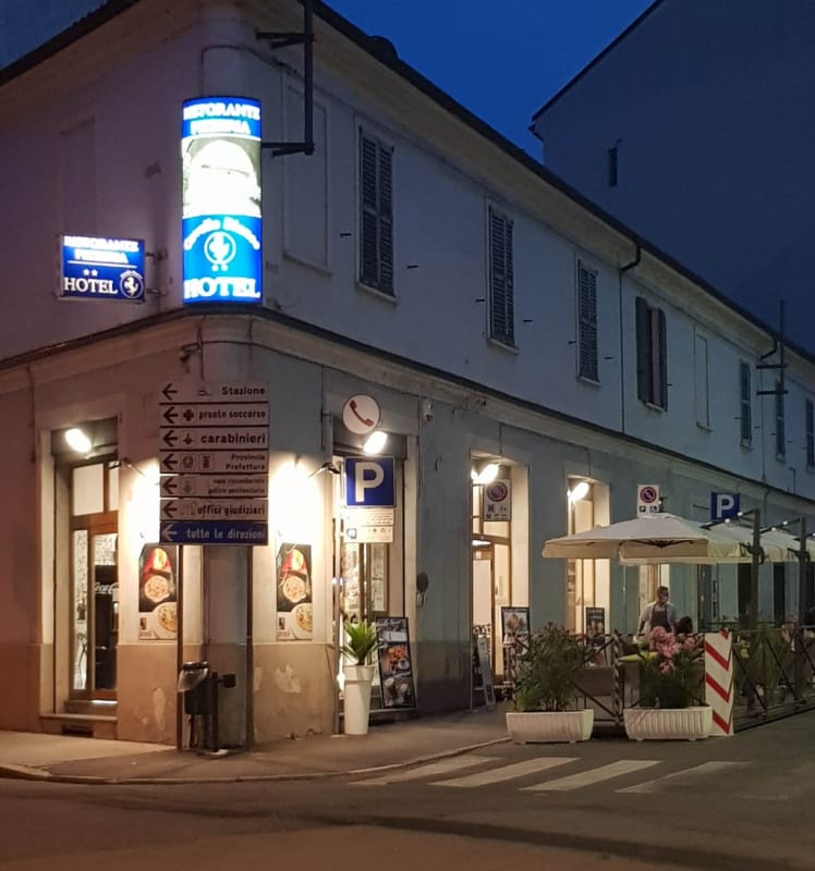 Hotel Ristorante Pizzeria Cavallo Bianco