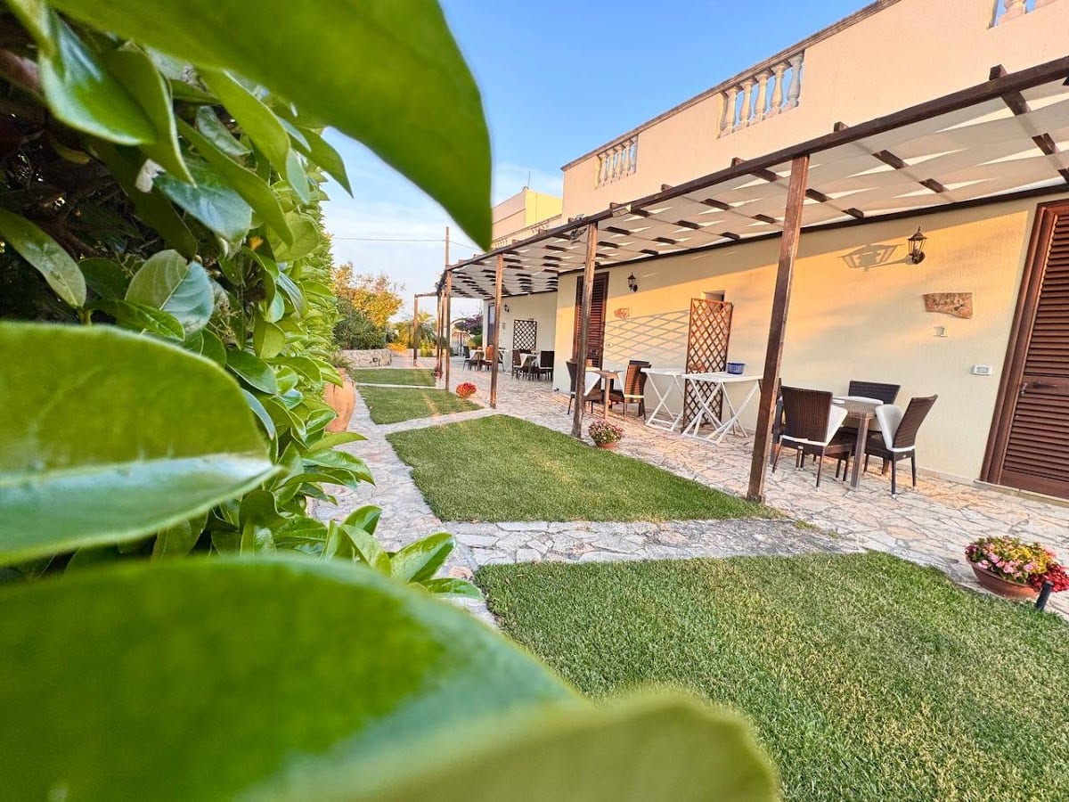 Villa B&B Antiche Macine del Salento nel cuore del Salento - villetta con piscina - punto strategico spiaggia del Salento
