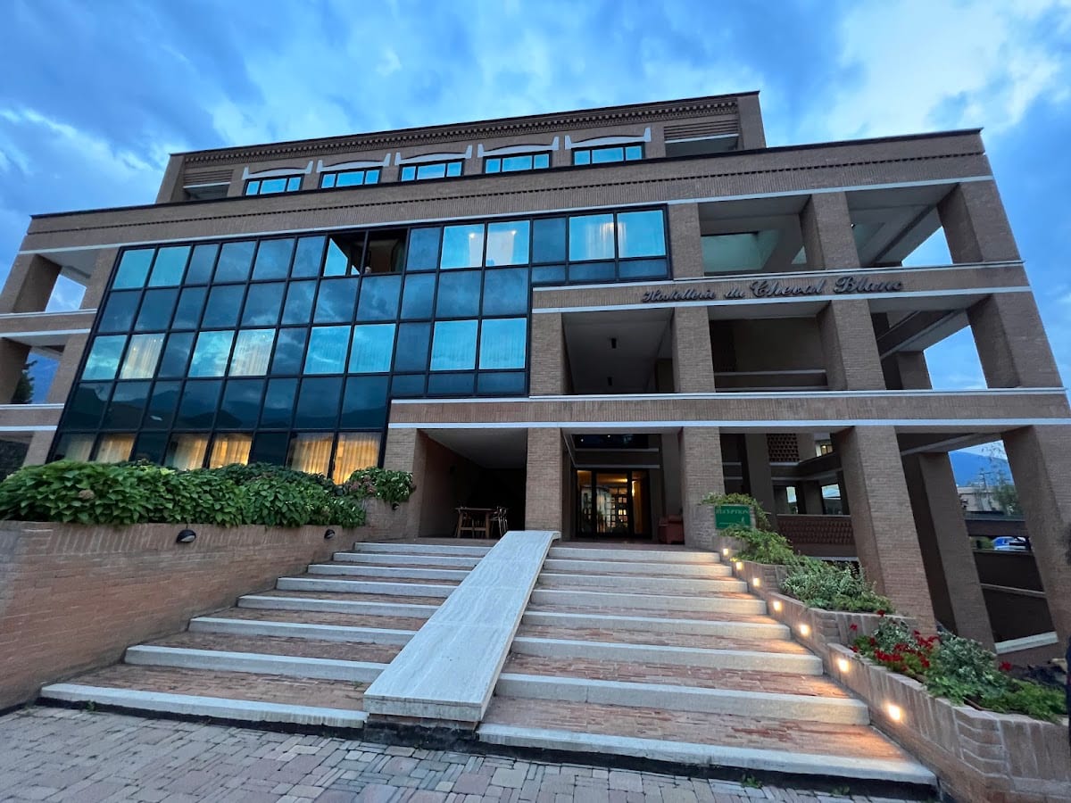 Hostellerie Du Cheval Blanc