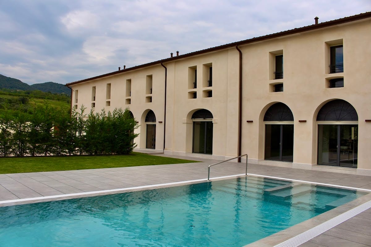 IDA Boutique Hotel