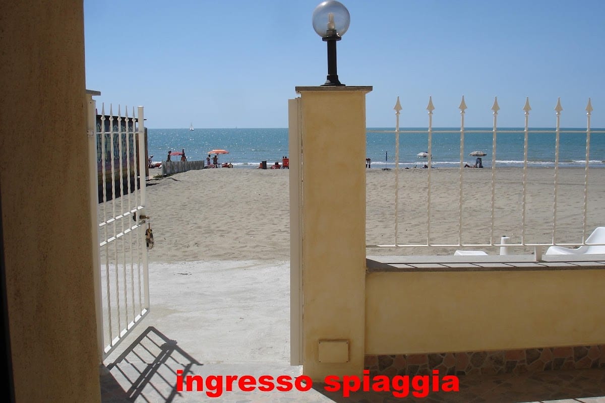 CAMERE SUL MARE