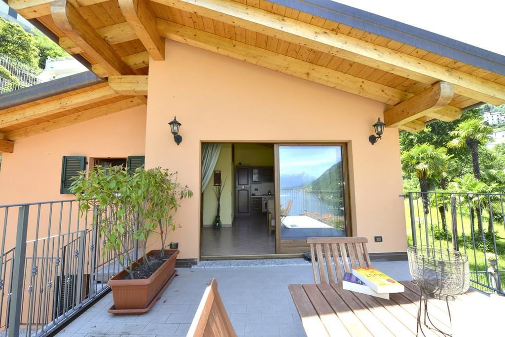 Larioview suites