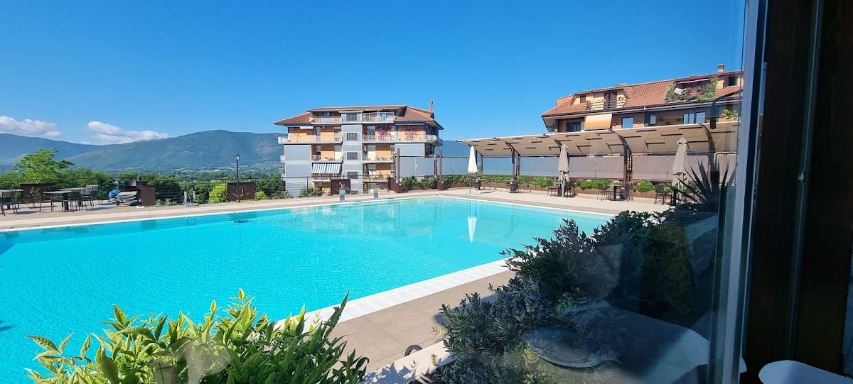 Lual Hotel