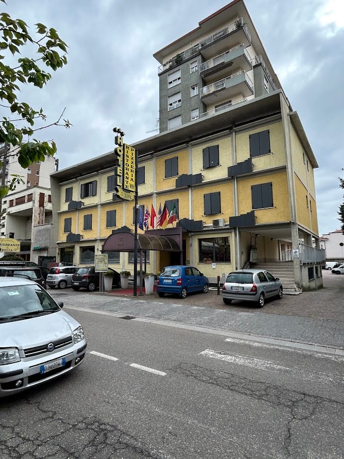 Hotel Ristorante Tre Leoni