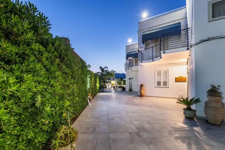 Marricriu BeB Rooms and Pool Avola