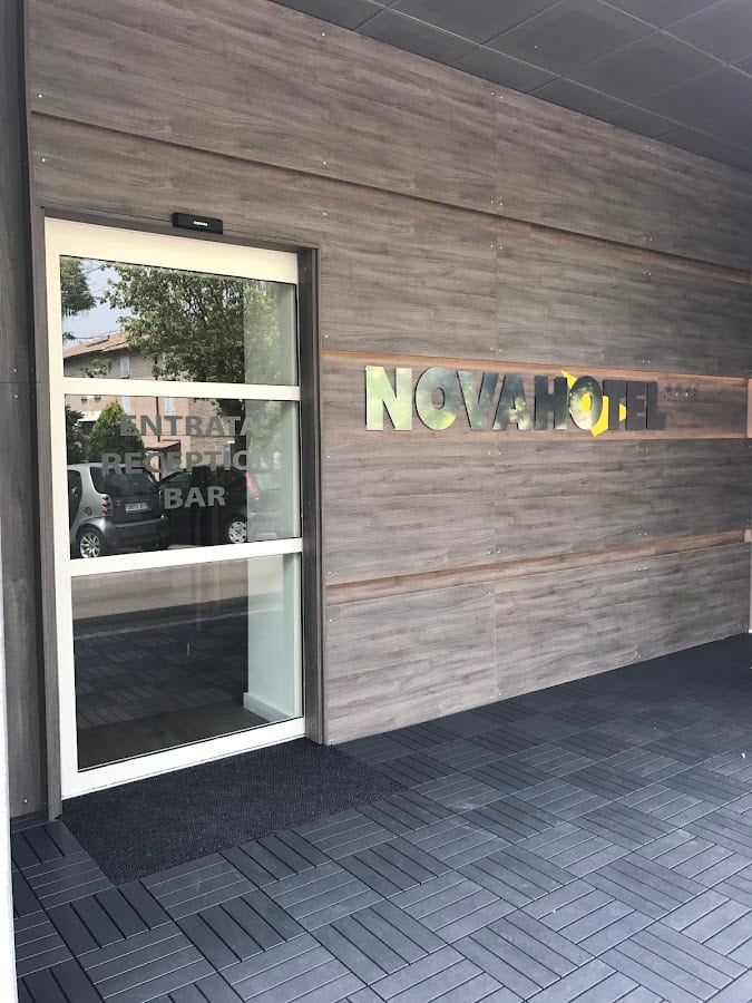 CONFIDENCE HOTEL NOVA