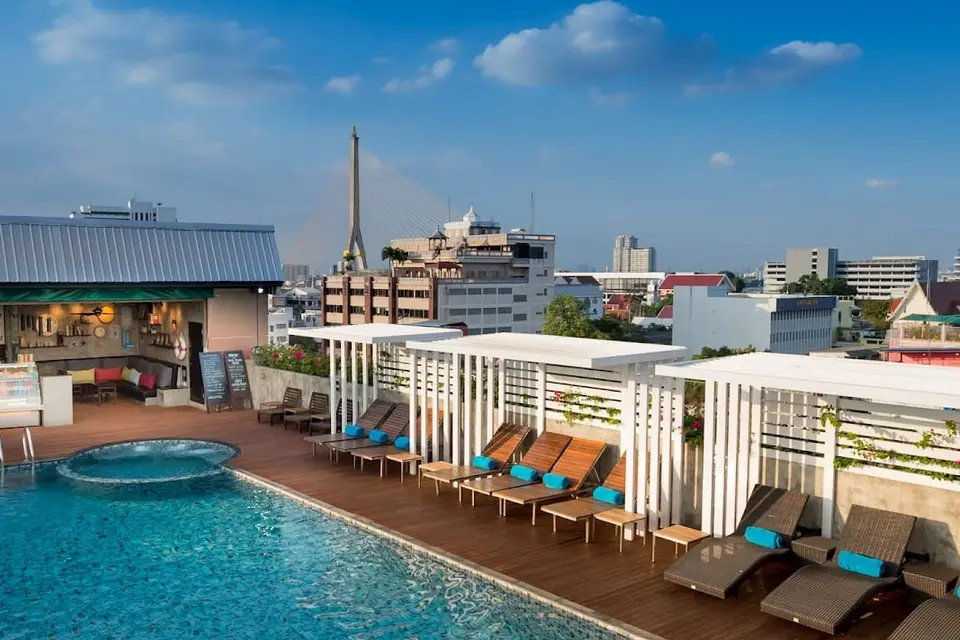 Nouvo City Hotel - โรงแรมนูโว ซิตี