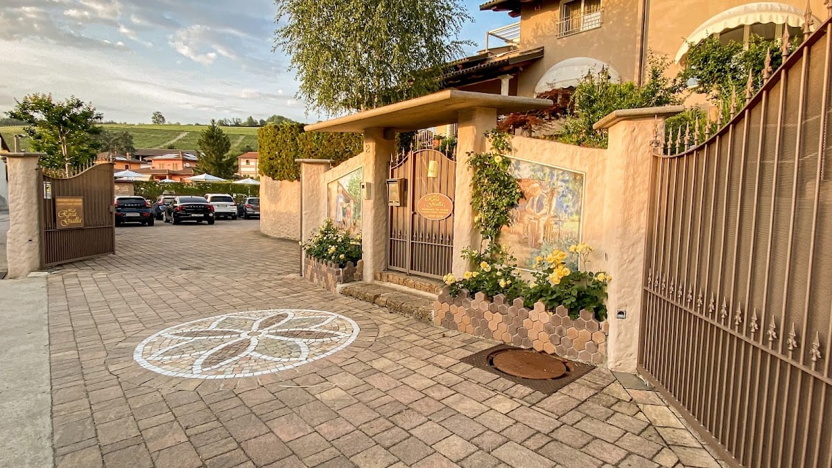 La Rosa Gialla - Bio Appartamenti e camere di charme a Barolo
