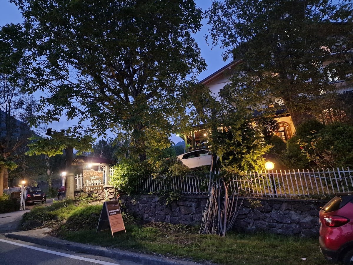 Hotel Ristorante Sassi Rossi