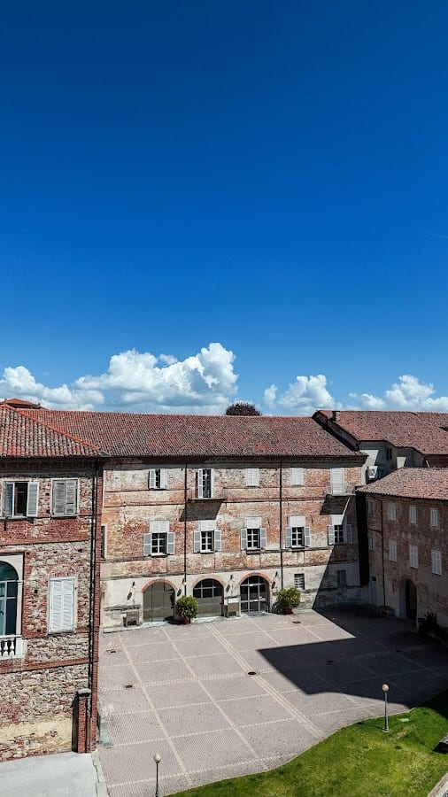 CASA REGINA MONTIS REGALIS