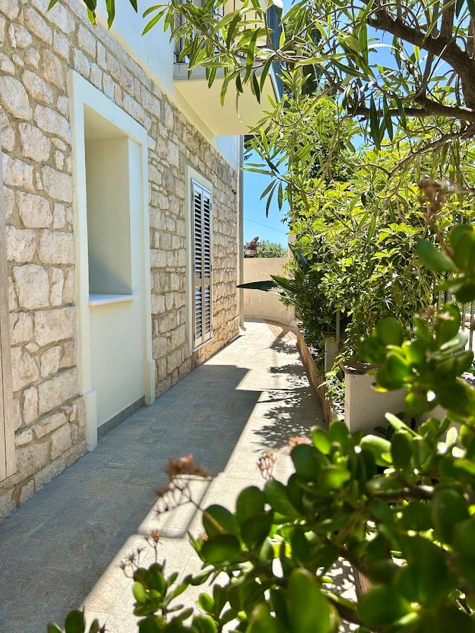 Tarsis Guest House