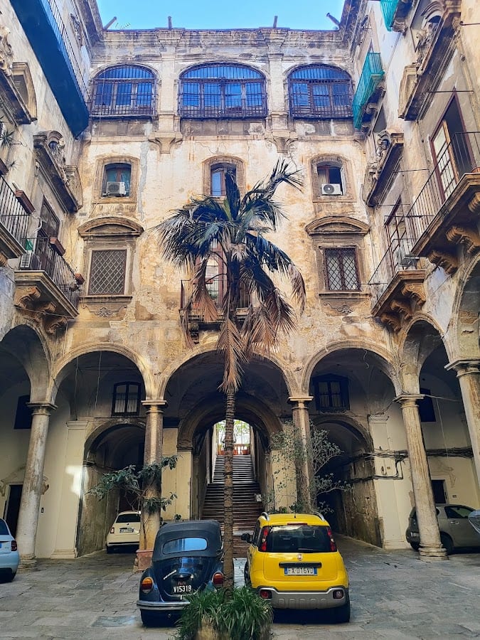 Ballarò Hotel