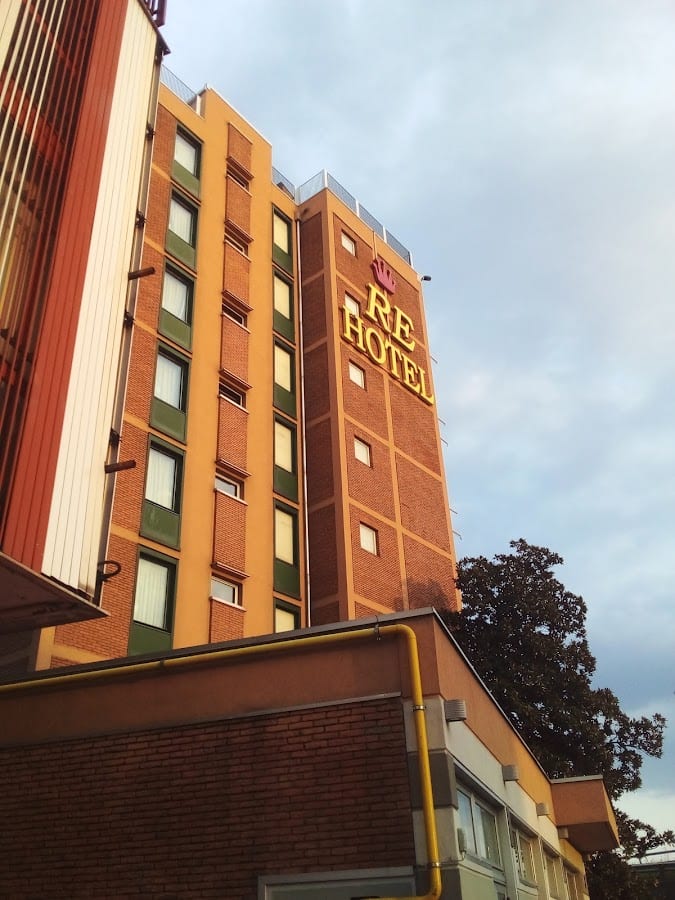 Hotel Re