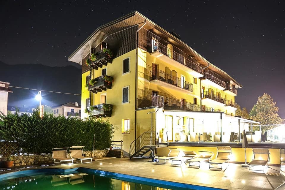 Hotel Ristorante Mezzolago