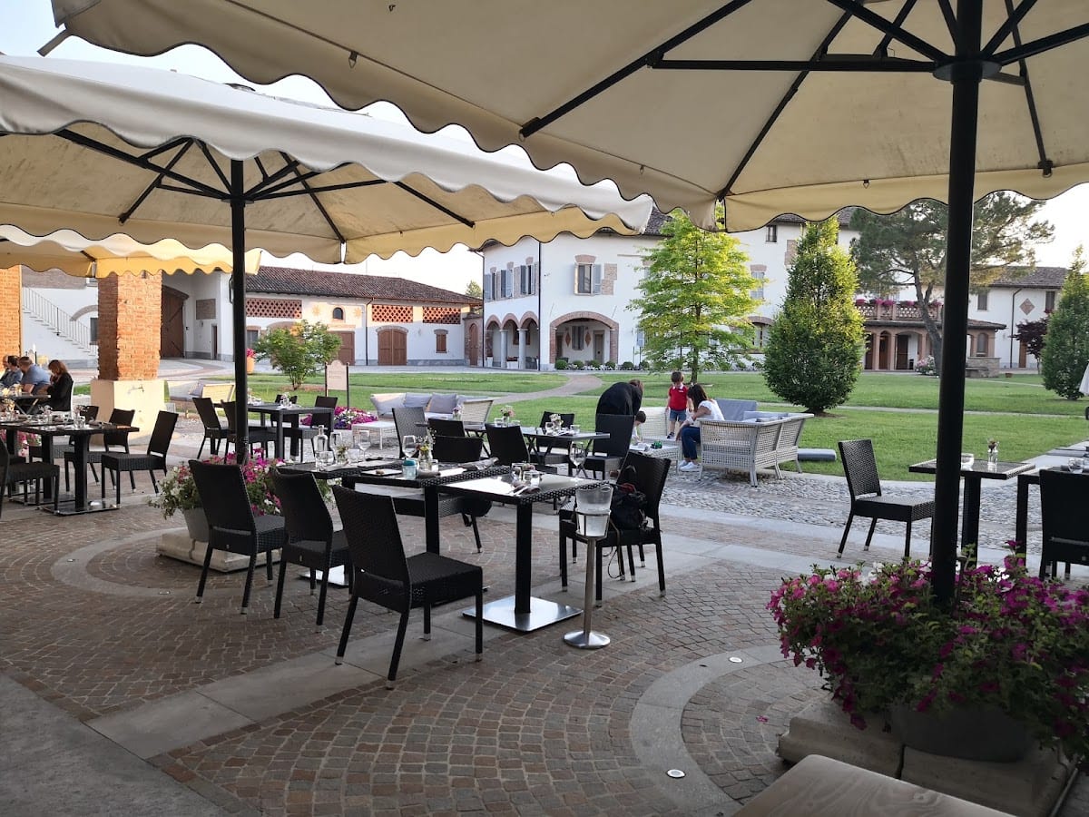 Cascina Sesmones Hotel & Restaurant
