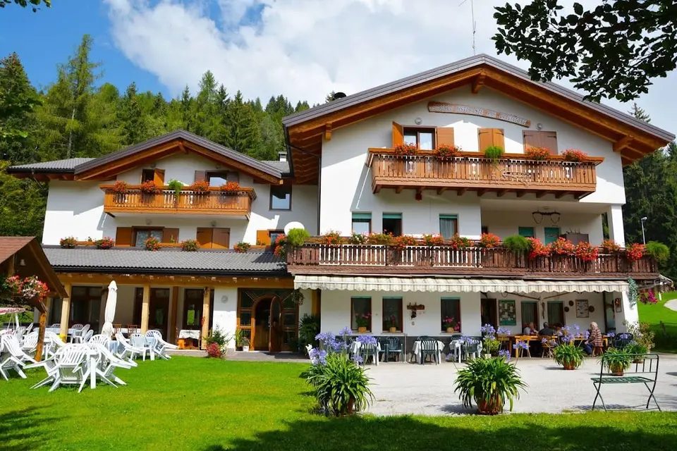 Al Cacciatore - Albergo - Ristorante - Bar