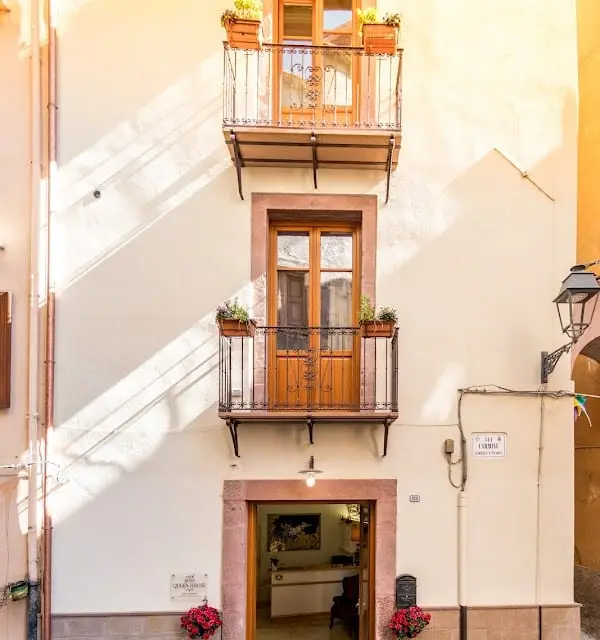 Bosa Queen House