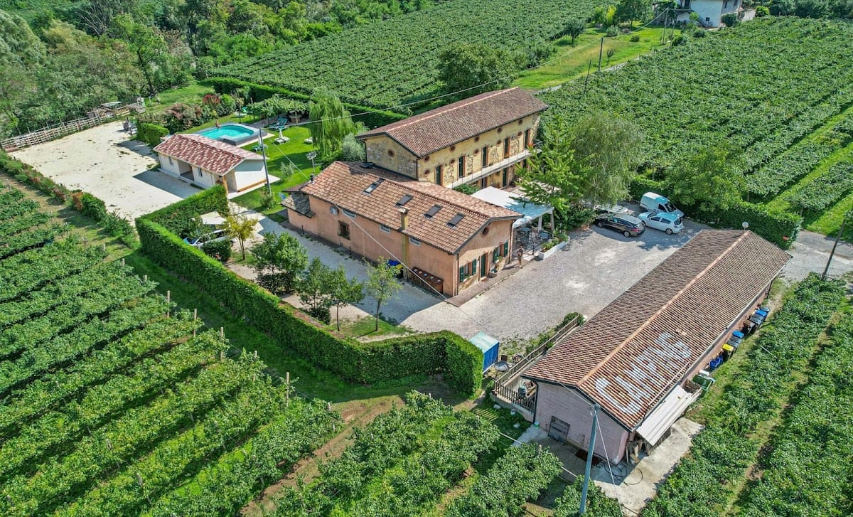 Agriturismo Revena farm guest house wine holiday