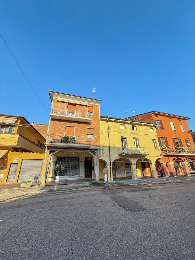 B&B Il Giardino dei Portici Medicina | Piano Terra | Centro Storico | Central Ground Floor Stay | Public Parking | A/C | WiFi