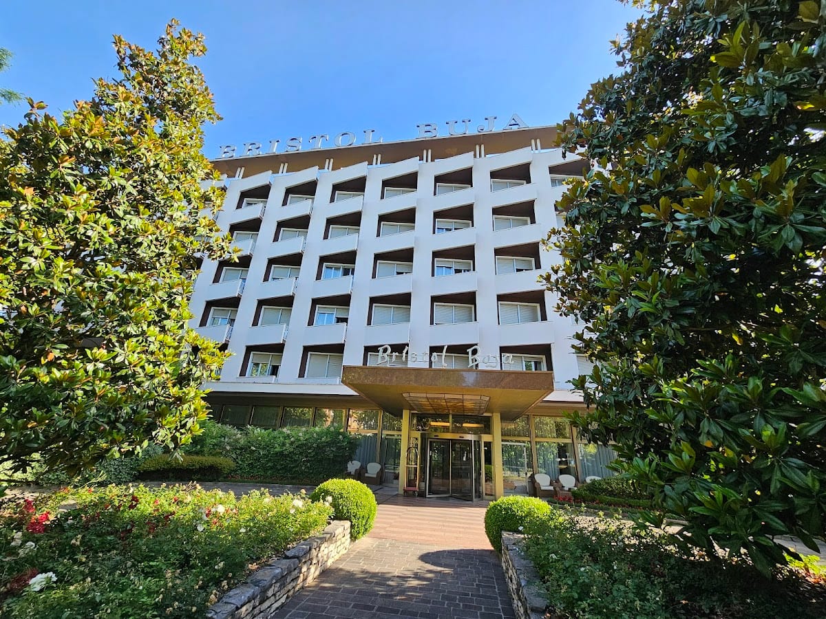 Hotel Bristol Buja