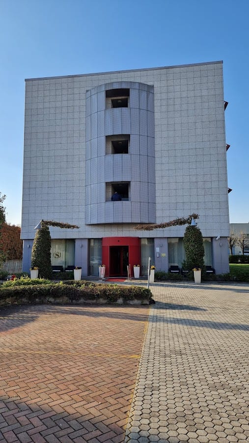 Hotel Senator