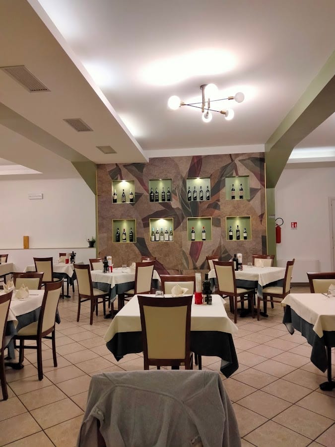 Ristorante Pizzeria Cozzeria Hotel Moro Freoni