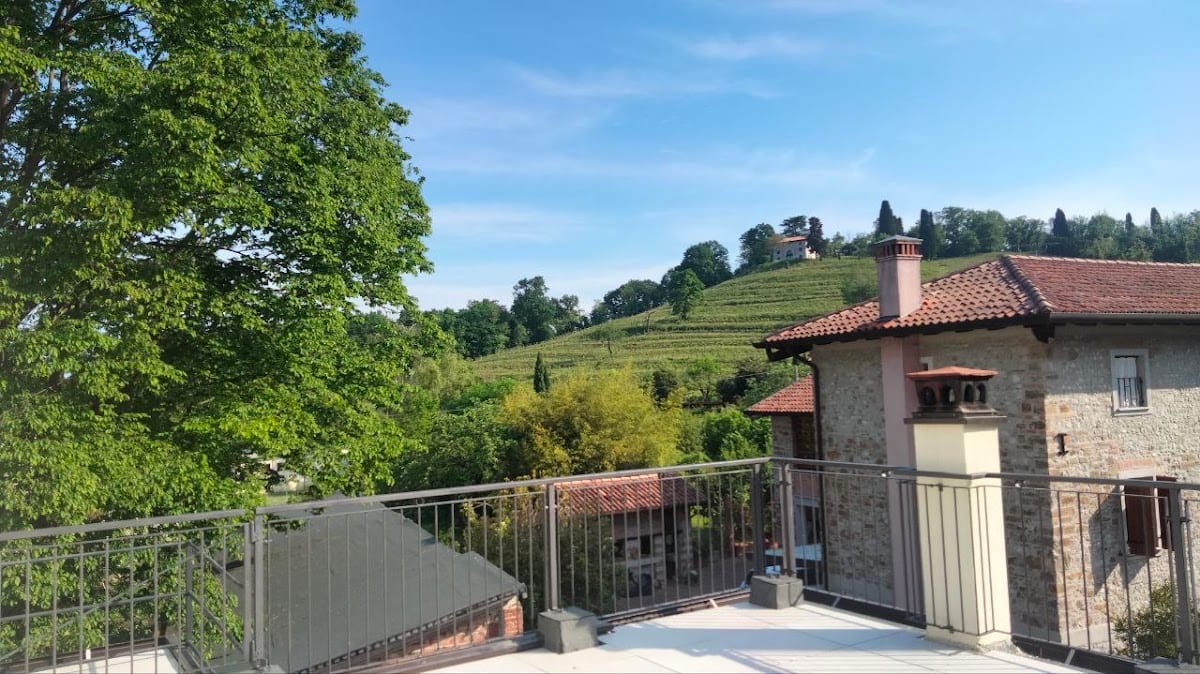 Le Camere dell'Albero Bianco | Affittacamere con uso cucina e piscina a Manzano
