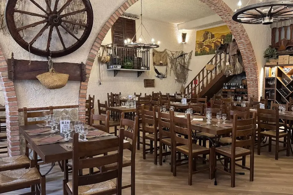 LA ROCCA ALBERGO RISTORANTE SALA RICEVIMENTI PIZZERIA