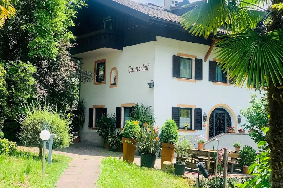 Tannerhof Bed & Breakfast