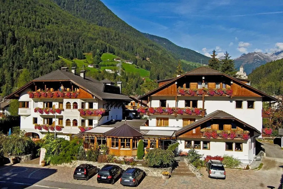 Alphotel Stocker