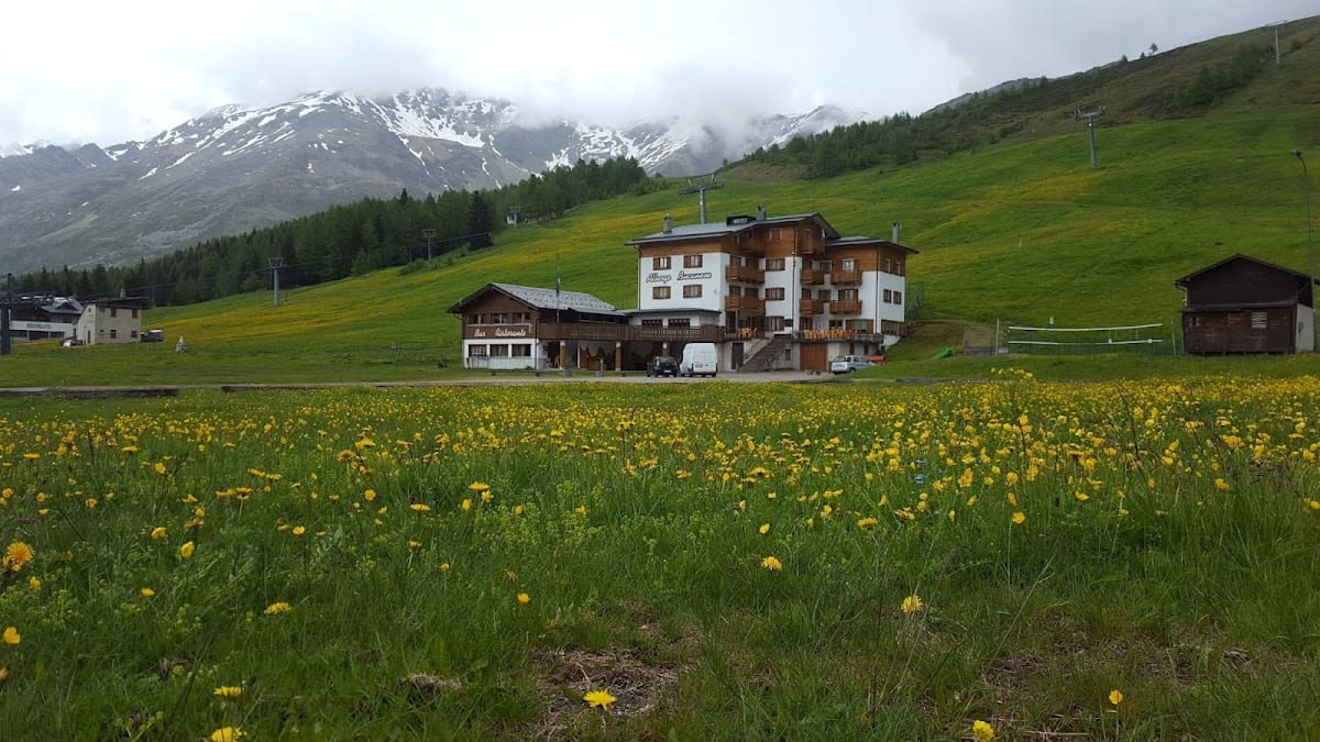 Hotel Bucaneve