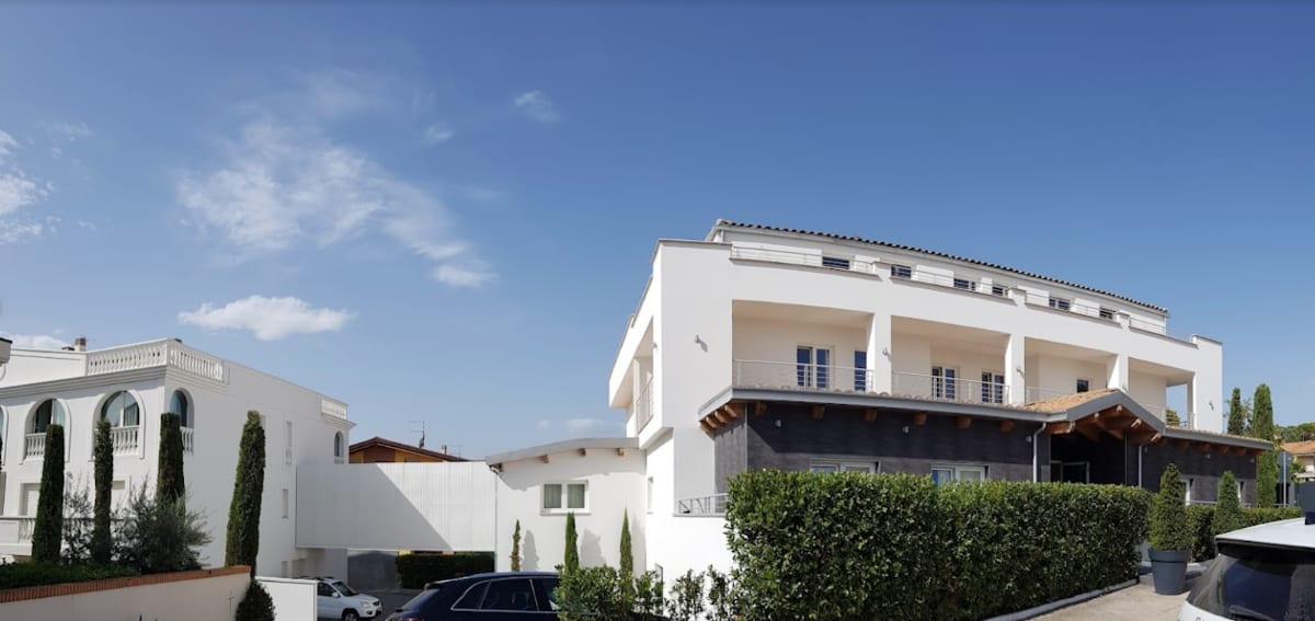Leoni Hotel & Private Spa