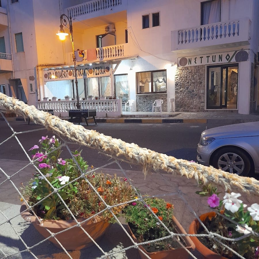 NETTUNO | Hotel Ristorante Pizzeria Lido Balneare