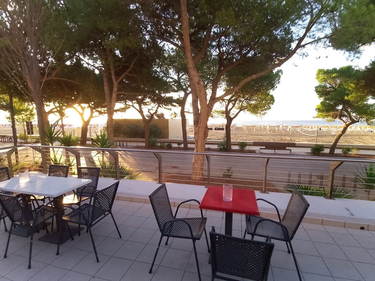 Hotel Ambra (FRONTE MARE)