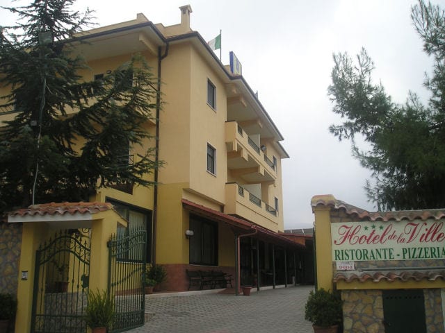 Hotel De La Ville