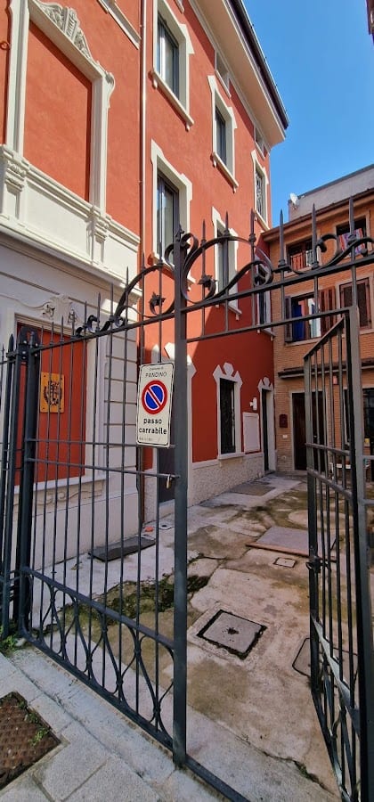 Galli Guest House