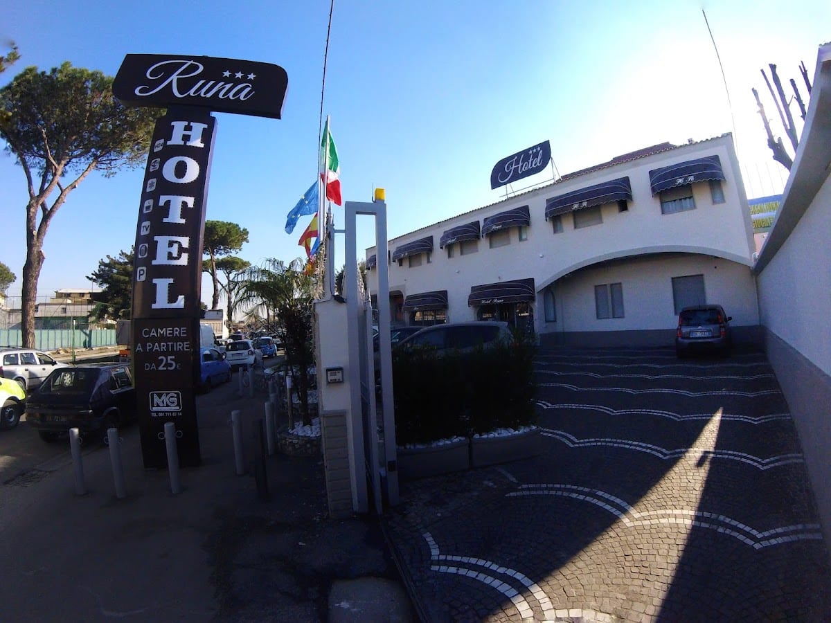 Hotel Runa