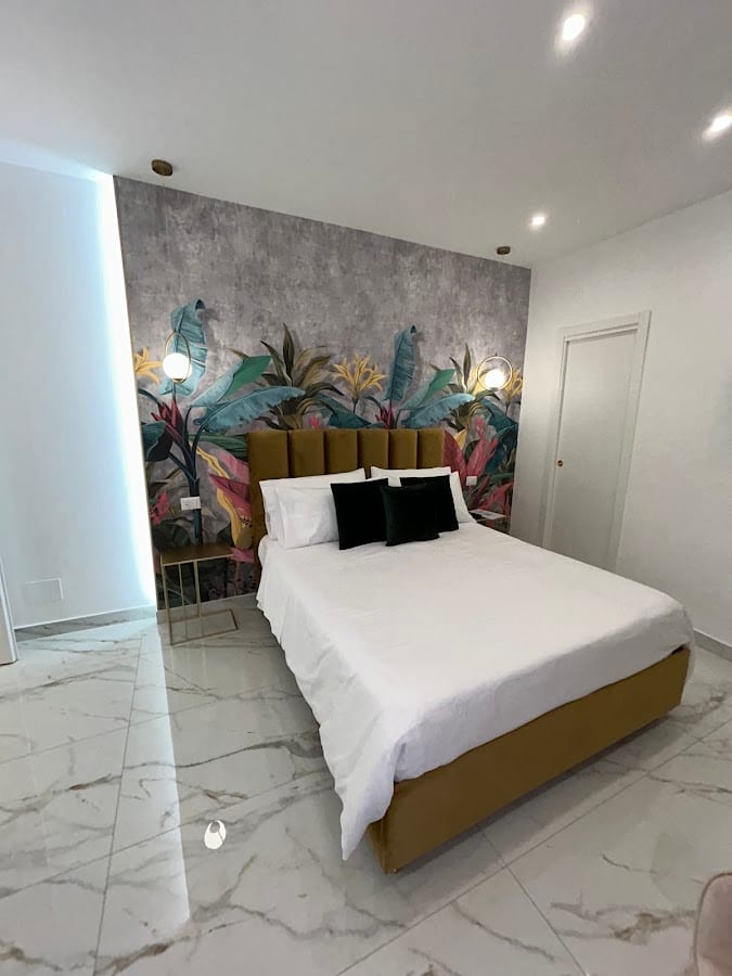 SAVIOR DELUXE ROOMS