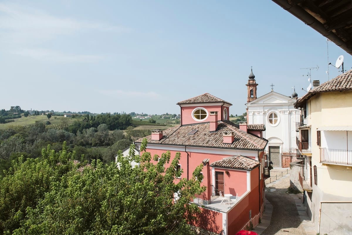 Vicolo Al Castello - Langhe e Monferrato Suites