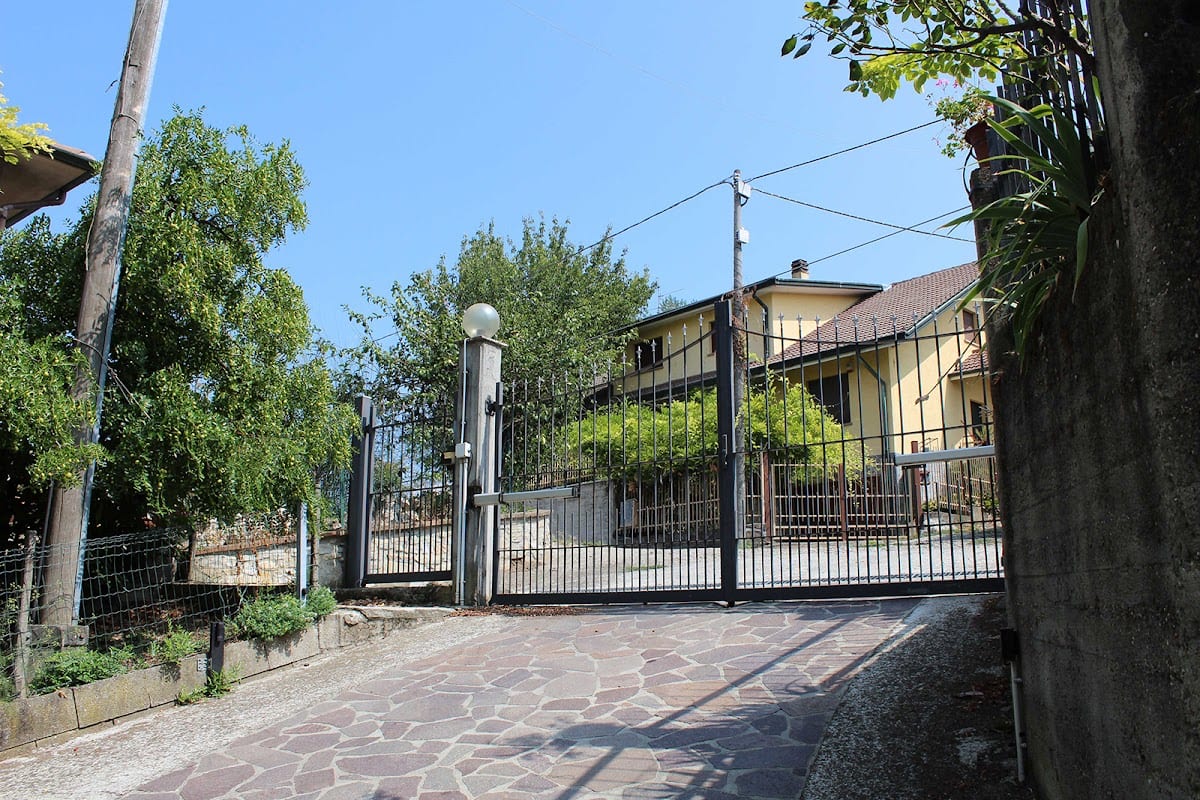 Delightful Home-Lovely Hill View