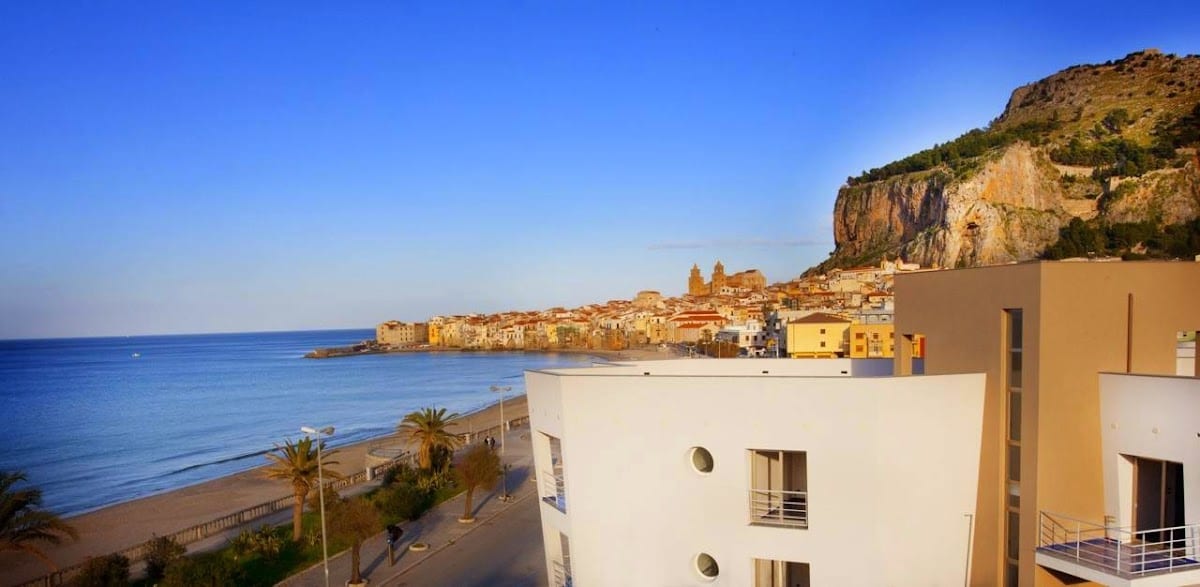 Astro Suite Hotel RTA 4 stelle